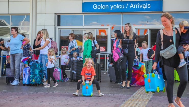 Antalya’ya ‘kontrolsüz turizm’ uyarısı